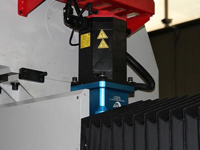 5-axis CNC Machining Center