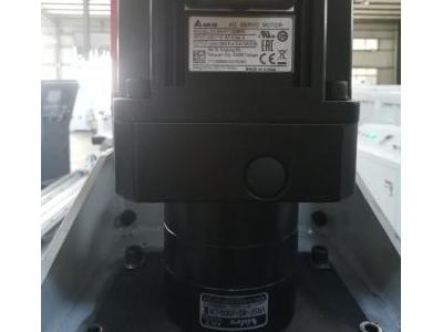16 Tools CNC Router